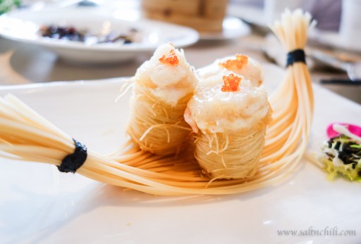 Fried Bread with Scallops and Shrimp